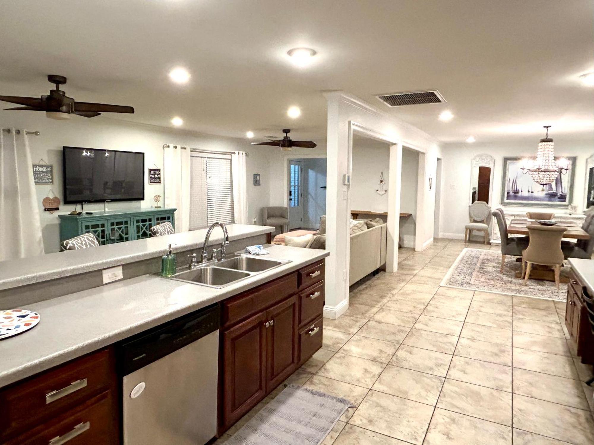 4/3 Home Centrally Located, Beach, Casino, Airport, Dining, Golfing, Shopping, Entertainment Gulfport Exterior foto